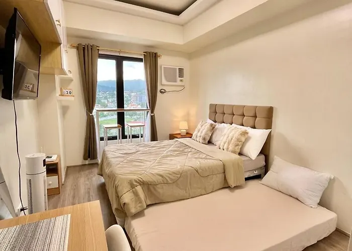 The Median Near It Park With Free Pool Apartment Cebu