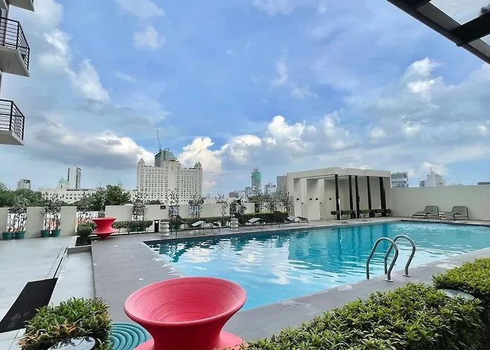 The Median Near It Park With Free Pool