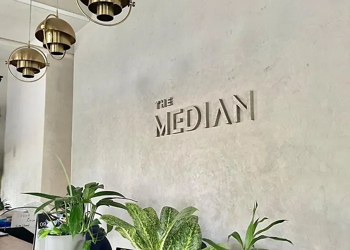 The Median Near It Park With Free Pool * Cebu